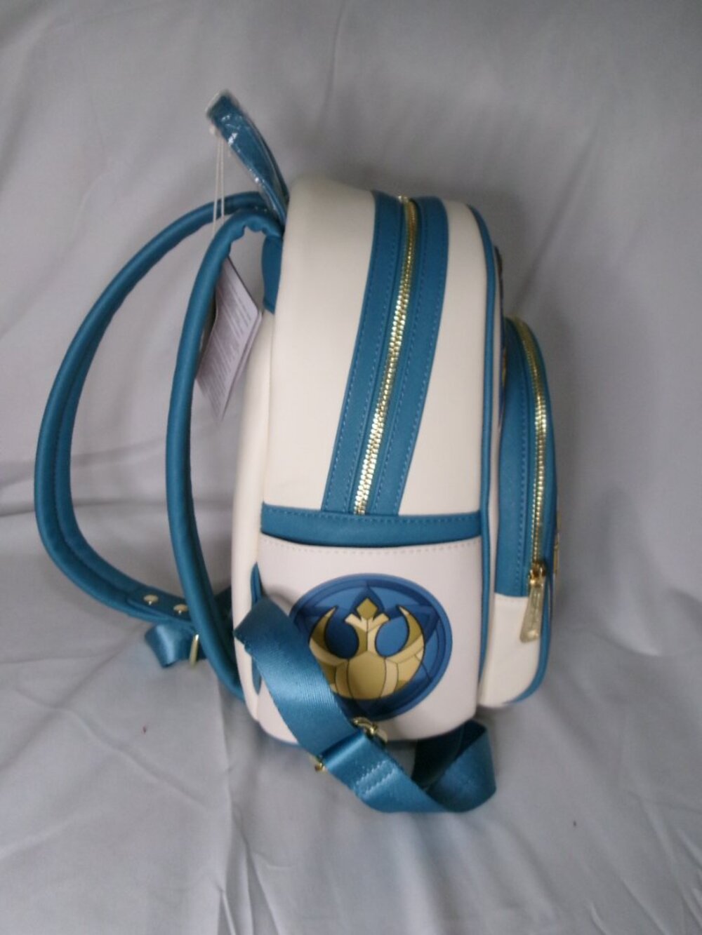 Disney Star Wars R2-D2 Loungefly Backpack with Stained Glass Background - Picture 4 of 6